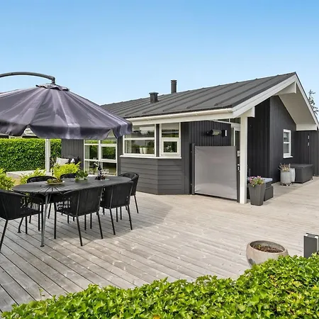 Sjarlotte - 100m From The Sea By Interhome