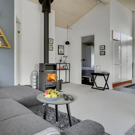 Дом отдыха Sjarlotte - 100m From The Sea By Interhome *