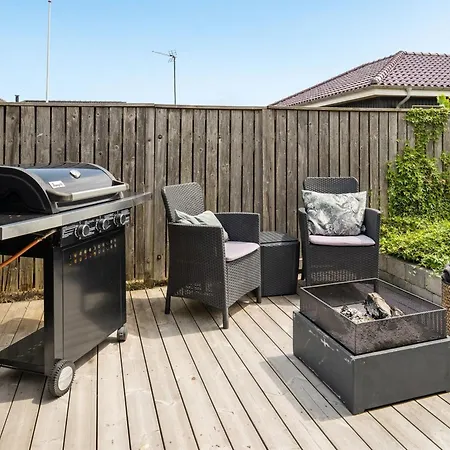 Дом отдыха Sjarlotte - 100m From The Sea By Interhome