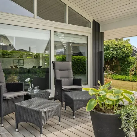 Sjarlotte - 100m From The Sea By Interhome Feriehus *