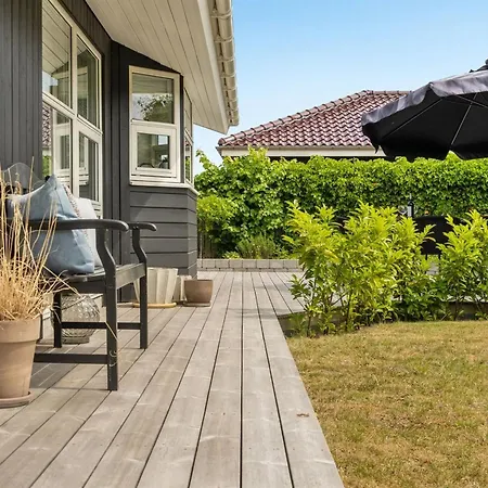 Feriehus Sjarlotte - 100m From The Sea By Interhome Børkop