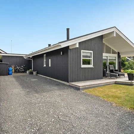 Дом отдыха Sjarlotte - 100m From The Sea By Interhome Бёркоп