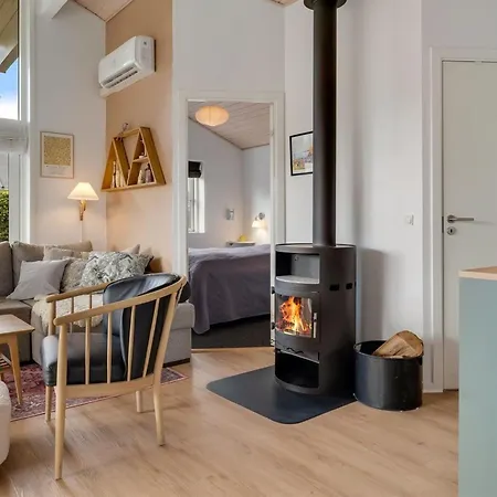 Sjarlotte - 100m From The Sea By Interhome Dom wakacyjny