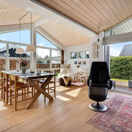 Sjarlotte - 100m From The Sea By Interhome *