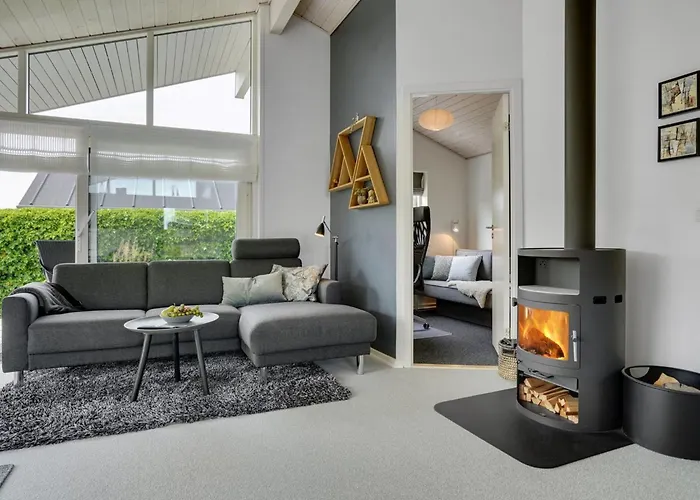 Sjarlotte - 100m From The Sea By Interhome *