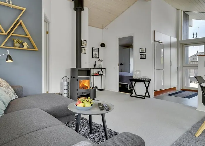 Holiday home Sjarlotte - 100m From The Sea By Interhome *