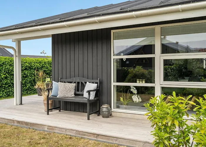 Sjarlotte - 100m From The Sea By Interhome