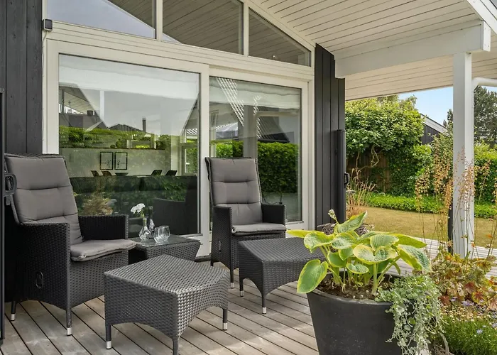 Sjarlotte - 100m From The Sea By Interhome Holiday home *